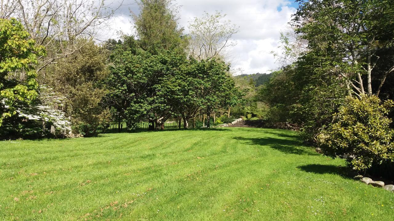 Idyllic Country Garden Manakau Exterior foto